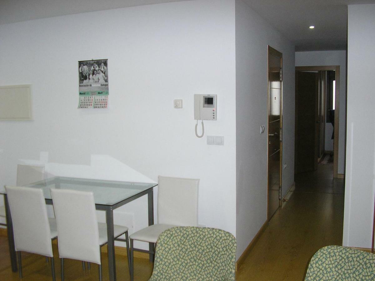 Apartamento con balcón Viveiro Exterior foto